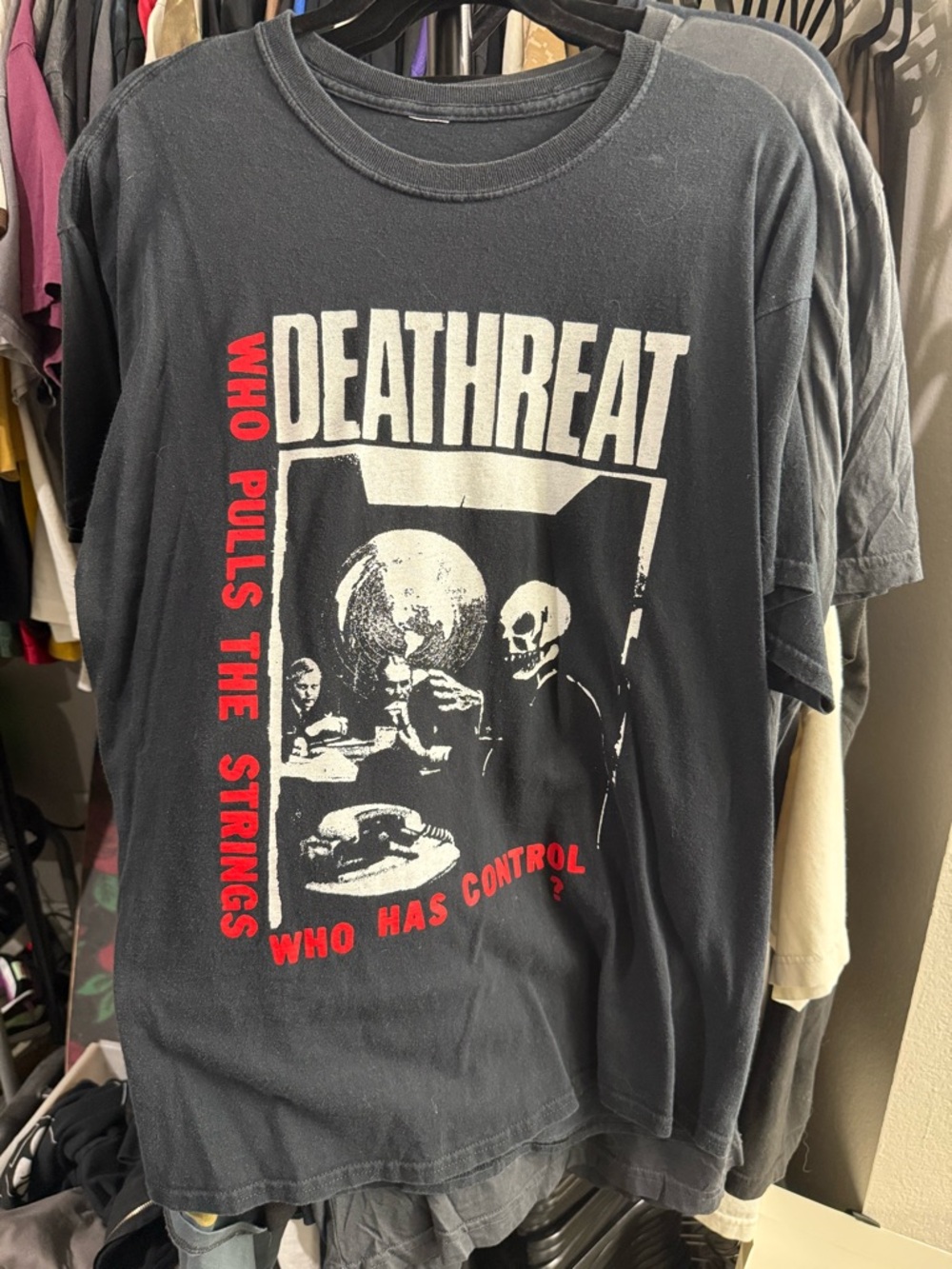 Y2K Death Threat Mens Xl  black band tee Measures 23X27